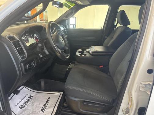 2024 RAM 3500 Tradesman Crew Cab 4x4 8' Box