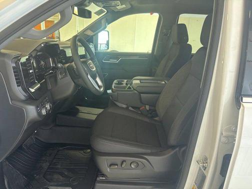 2026 GMC Sierra 2500 SLE