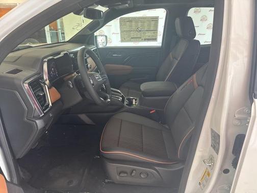 2025 GMC Canyon Base