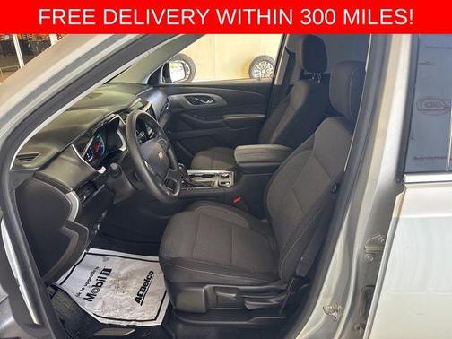 Silver Ice Metallic 2018 Chevrolet Traverse LS
