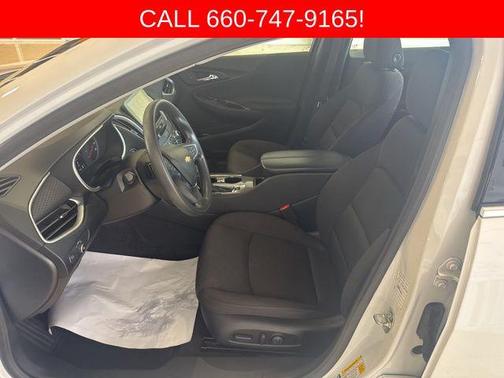 Summit White 2024 Chevrolet Malibu FWD 1LT