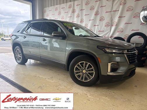 Silver Sage Metallic 2023 Chevrolet Traverse LT Cloth