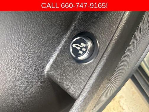 Silver Sage Metallic 2023 Chevrolet Traverse LT Cloth