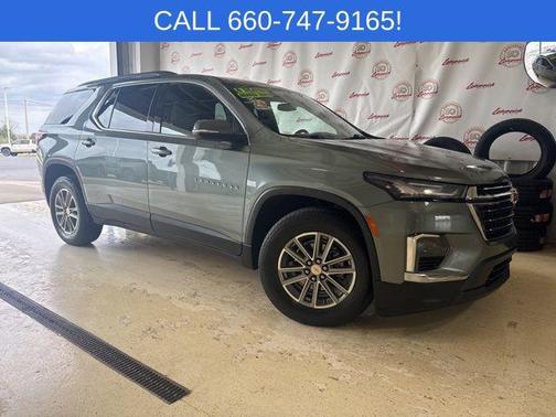 Silver Sage Metallic 2023 Chevrolet Traverse LT Cloth