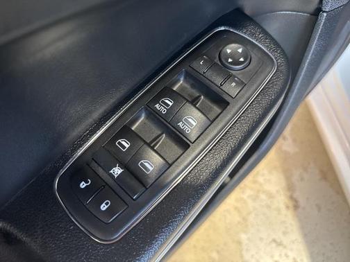 2016 Chrysler 300 S
