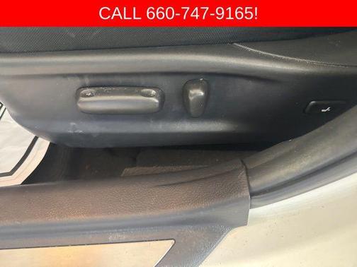 Super White 2011 Toyota Camry SE