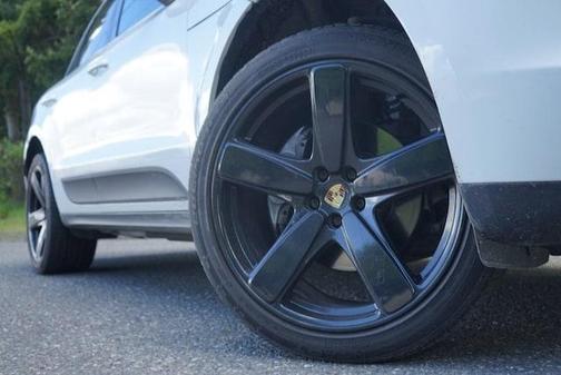 Photo 4 of 32 of 2017 Porsche Macan Base