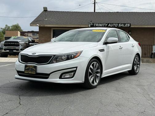 White 2015 Kia Optima SX