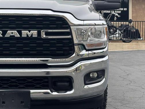 Billet Silver Metallic Clearcoat 2024 RAM 2500 Big Horn Crew Cab 4x4 8' Box