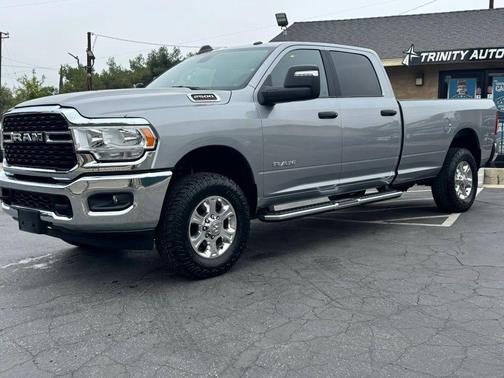 Billet Silver Metallic Clearcoat 2024 RAM 2500 Big Horn Crew Cab 4x4 8' Box