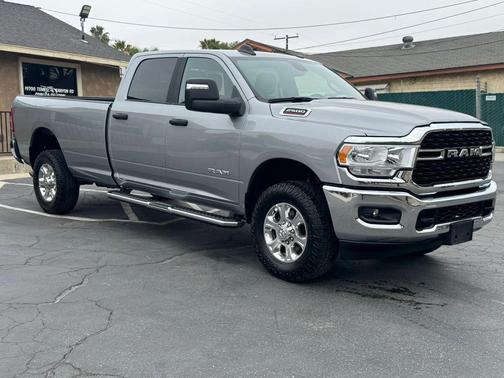 Billet Silver Metallic Clearcoat 2024 RAM 2500 Big Horn Crew Cab 4x4 8' Box