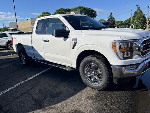OXFORD WHITE 2023 Ford F-150 XLT