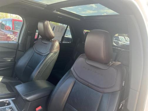 STAR WHITE MET TRI-COAT 2022 Ford Explorer PLATINUM