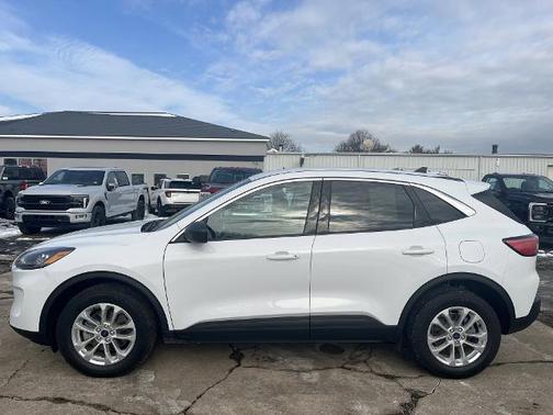 OXFORD WHITE 2022 Ford Escape SE