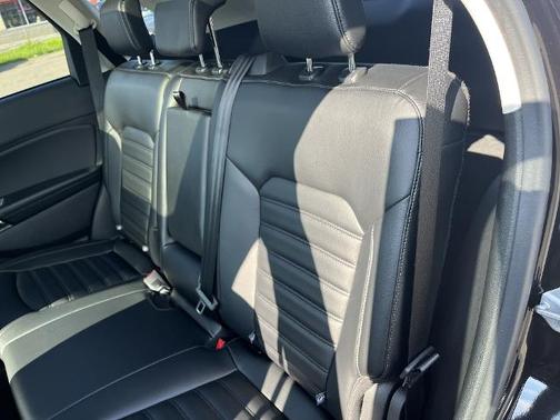 AGATE BLACK METALLIC 2023 Ford Edge SPORT