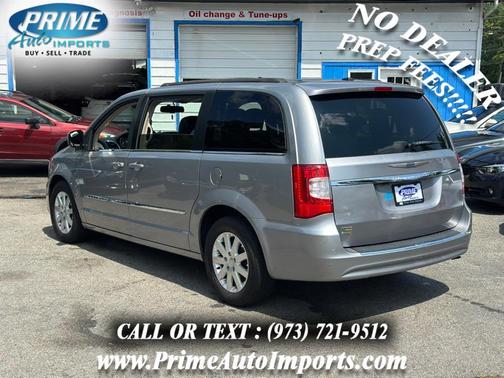 2016 Chrysler Town & Country Touring