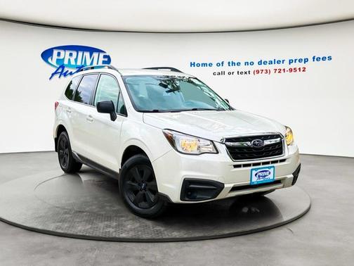 Crystal White Pearl 2018 Subaru Forester 2.5i