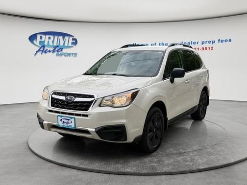 Crystal White Pearl 2018 Subaru Forester 2.5i