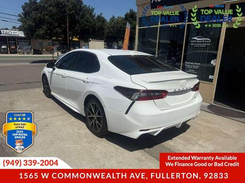Super White 2021 Toyota Camry SE