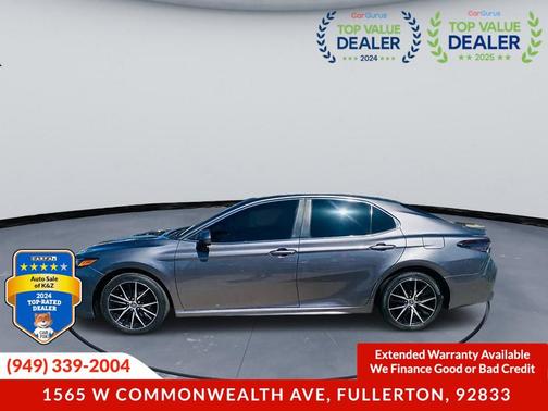 2020 Toyota Camry SE