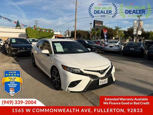 Super White 2020 Toyota Camry SE