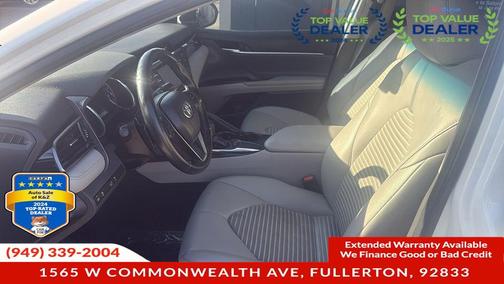 Super White 2019 Toyota Camry SE