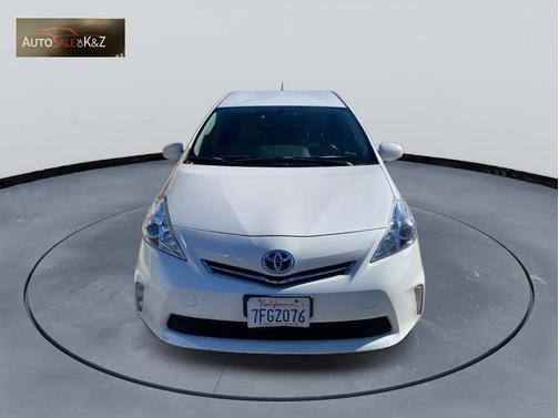 2014 Toyota Prius v Three