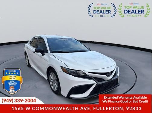 White 2022 Toyota Camry SE