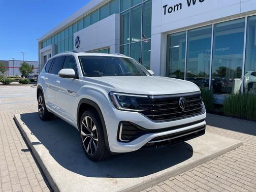 Opal White Pearl 2026 Volkswagen Atlas 2.0T SEL Premium R-Line