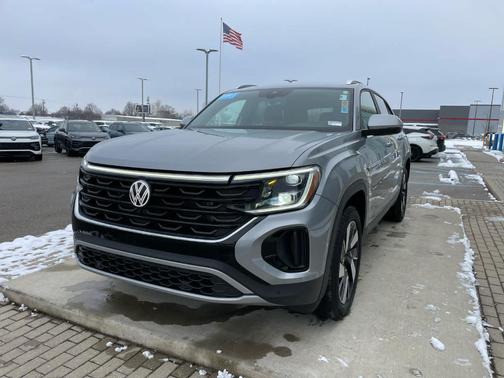 2024 Volkswagen Atlas Cross Sport 2.0T SE w/Technology