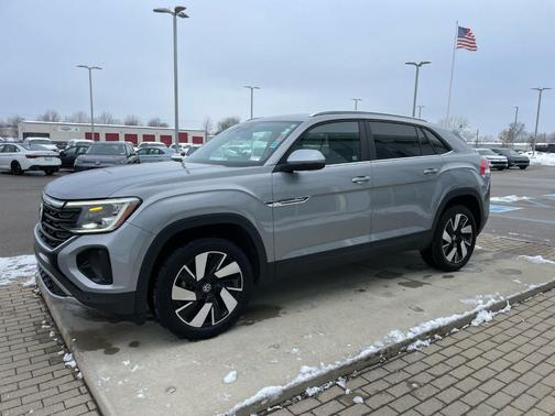 2024 Volkswagen Atlas Cross Sport 2.0T SE w/Technology