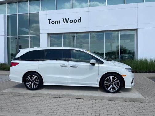 White 2019 Honda Odyssey Elite