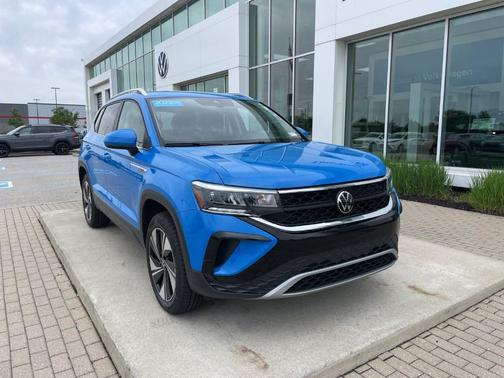 Cornflower Blue 2023 Volkswagen Taos 1.5T SE