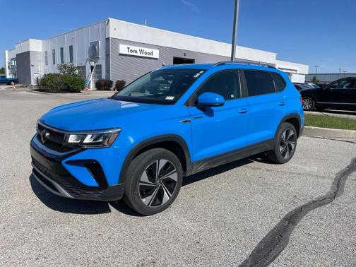 Cornflower Blue 2023 Volkswagen Taos 1.5T SE