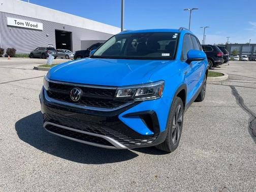 Cornflower Blue 2023 Volkswagen Taos 1.5T SE