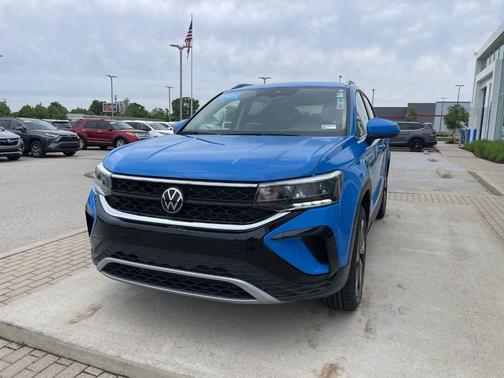 Cornflower Blue 2023 Volkswagen Taos 1.5T SE