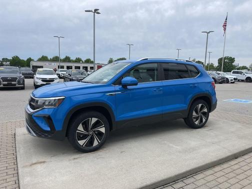 Cornflower Blue 2023 Volkswagen Taos 1.5T SE