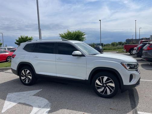 Opal White Pearl Effect 2025 Volkswagen Atlas 2.0T SEL