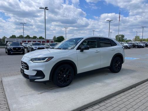 Platinum White Pearl 2024 Honda HR-V Sport