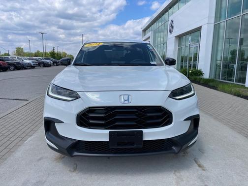 Platinum White Pearl 2024 Honda HR-V Sport