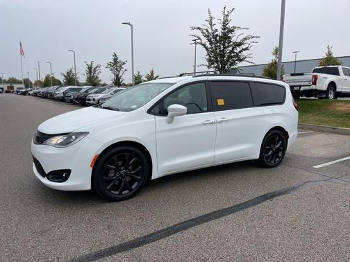 2018 Chrysler Pacifica Touring Plus