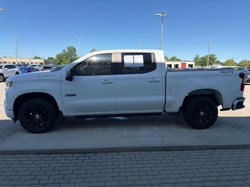Summit White 2022 Chevrolet Silverado 1500 RST