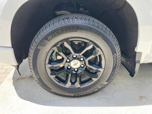 Summit White 2022 Chevrolet Silverado 1500 RST