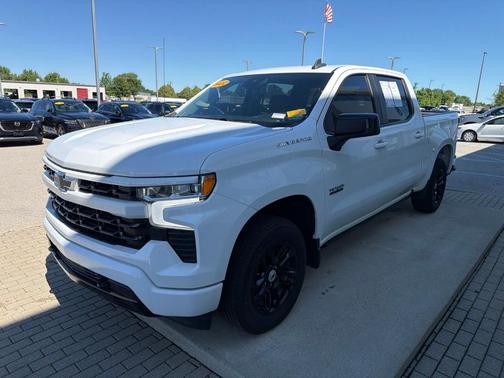 Summit White 2022 Chevrolet Silverado 1500 RST