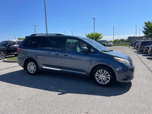 Shoreline Mist 2016 Toyota Sienna XLE