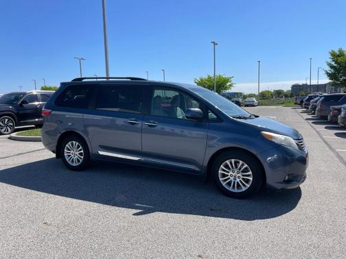 Shoreline Mist 2016 Toyota Sienna XLE