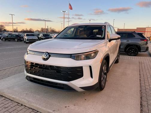 Pure White 2026 Volkswagen Tiguan 2.0T S