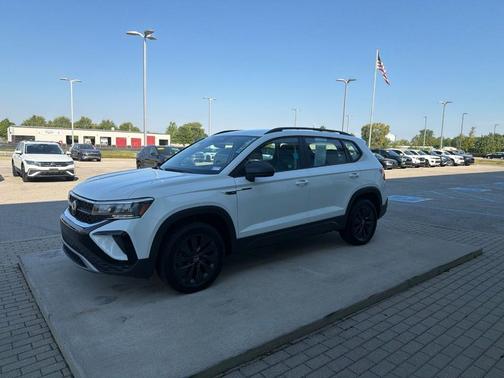 Pure White 2023 Volkswagen Taos 1.5T S