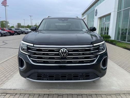 Deep Black Pearl Effect 2026 Volkswagen Atlas 2.0T SEL