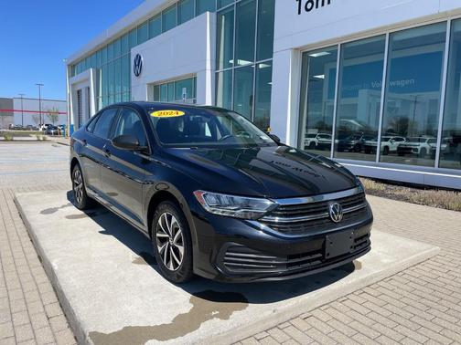 Deep Black Pearl Effect 2024 Volkswagen Jetta 1.5T S